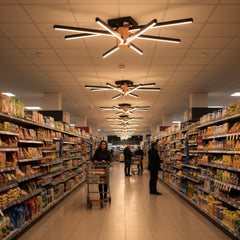 Market reyonları üzerinde homojen ışık dağılımı sağlayan 8 kollu modern plafonyer avize.