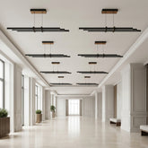 Enzo Light Cosmo Downlight 120cm Lineer LED Sarkıt Avize - Galeri Boşluğu Gündüz Doğal Işık Altında Mekan Görünümü