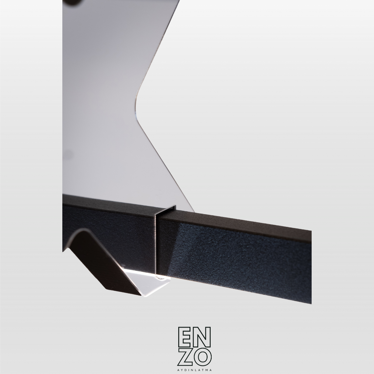 EnzoLight Model X: Benzersiz Form Lineer Sarkıt Avize Modern Lineer LED Sarkıt Avize - 6063 Alüminyum Gövde, Ölçü ve Montaj Detay Görseli