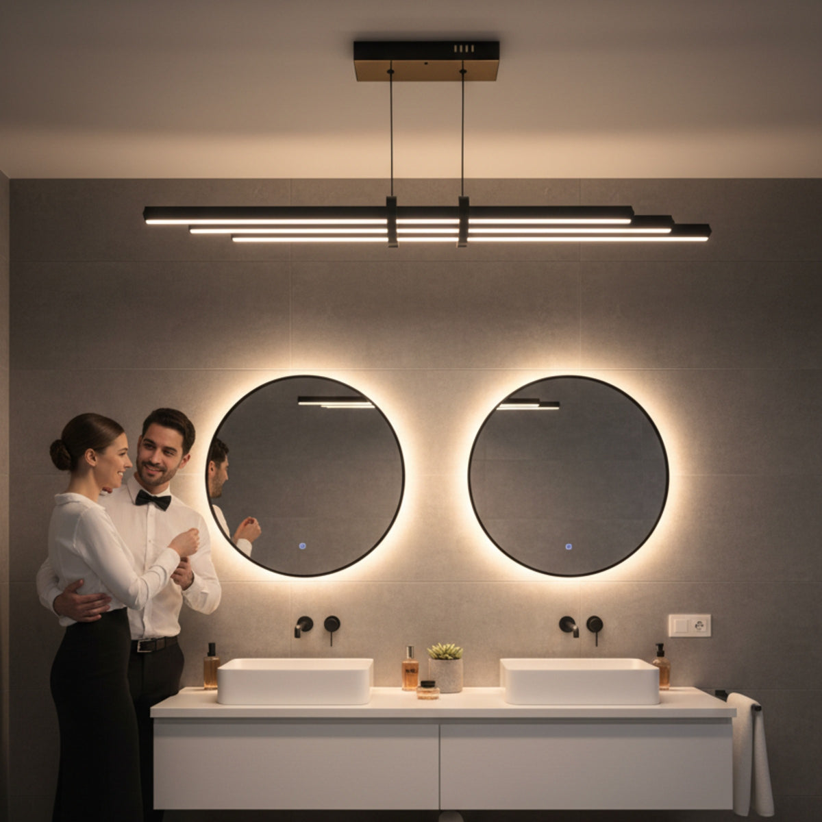 Modern banyo tasarımında çiftli ayna üzerinde konumlanmış Cosmo Downlight siyah lineer sarkıt avize.
