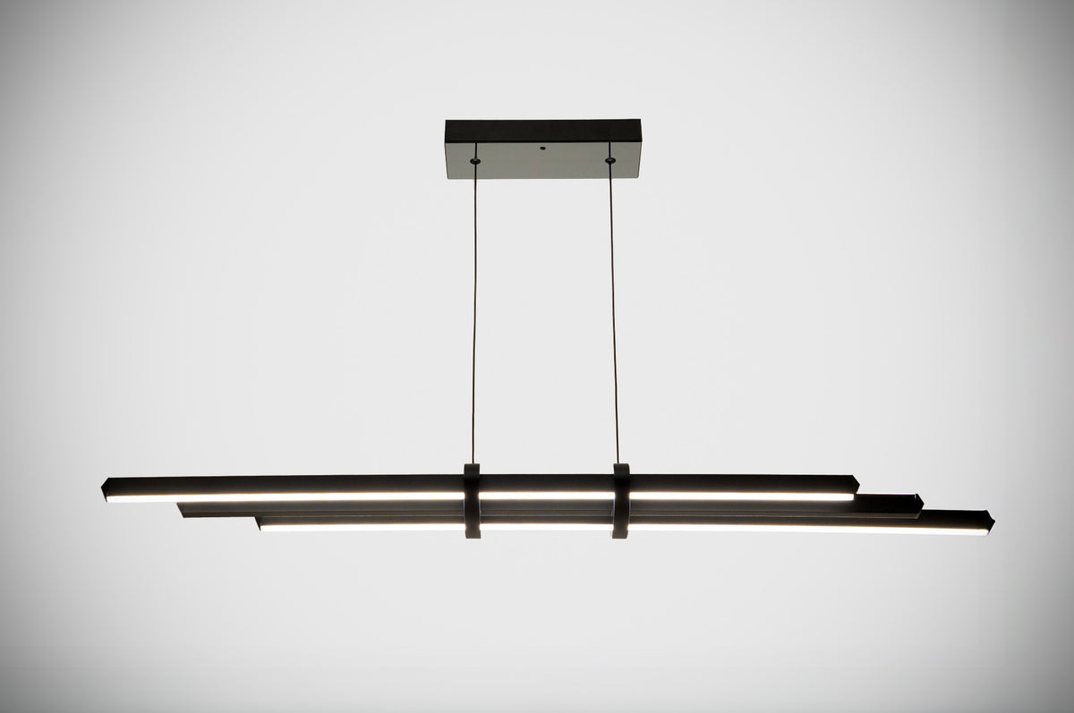 Lineer LED Sarkıt Avize – Çift Işık Hatlı, Siyah Metal Gövdeli Modern Tasarım Aydınlatma