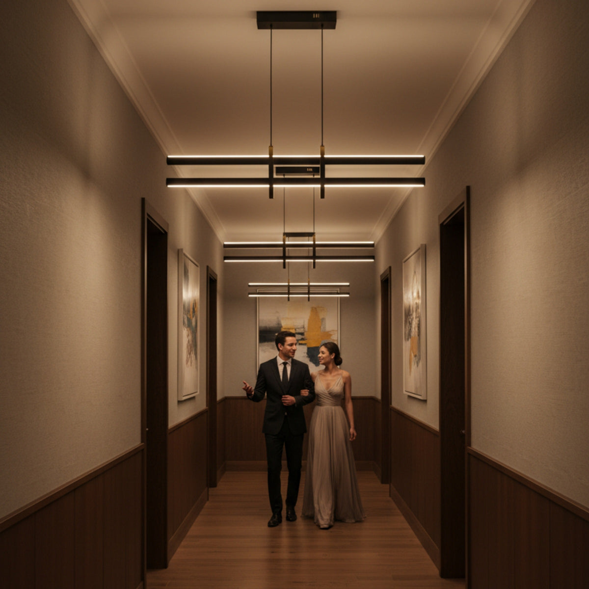 Halo modern lineer LED sarkıt avizenin lüks bir otel holünde yarattığı etkileyici atmosfer ve derinlik.
