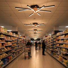 Market reyonları üzerinde homojen ışık dağılımı sağlayan 8 kollu modern plafonyer avize.