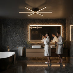 Lüks mermer banyo içerisinde aynada hazırlanan çift ve tavanda yer alan Nova Six 6 kollu siyah modern plafonyer aydınlatma sistemi.