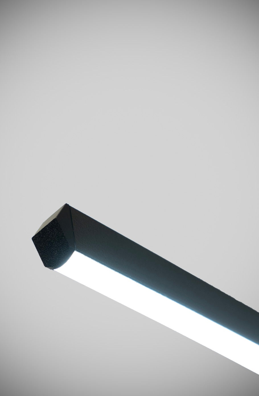 EnzoLight Nova Six Plafonyer Tavana Sıfır Plafonyer LED Avize - Modern Salon ve Yemek Masası Uygulama Görseli