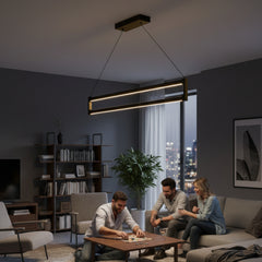 Evde oyun gecesi düzenleyen arkadaşlar için odaklanmış ışık sağlayan Orion lineer led sarkıt
