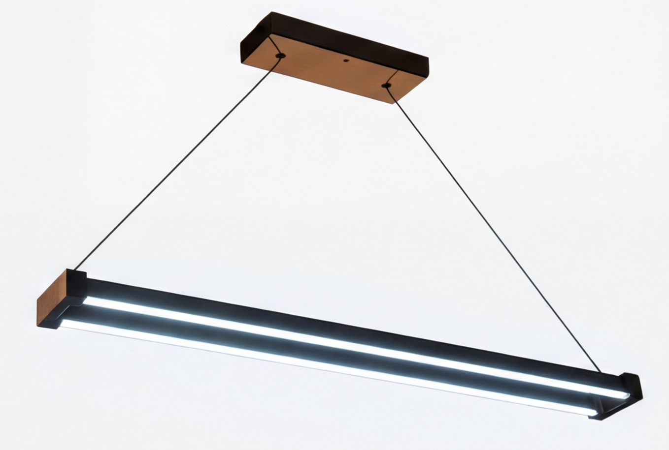Enzo Light imzalı Vega 100cm lineer LED ofis armatürünün tam gövde ve askı takımı görünümü.