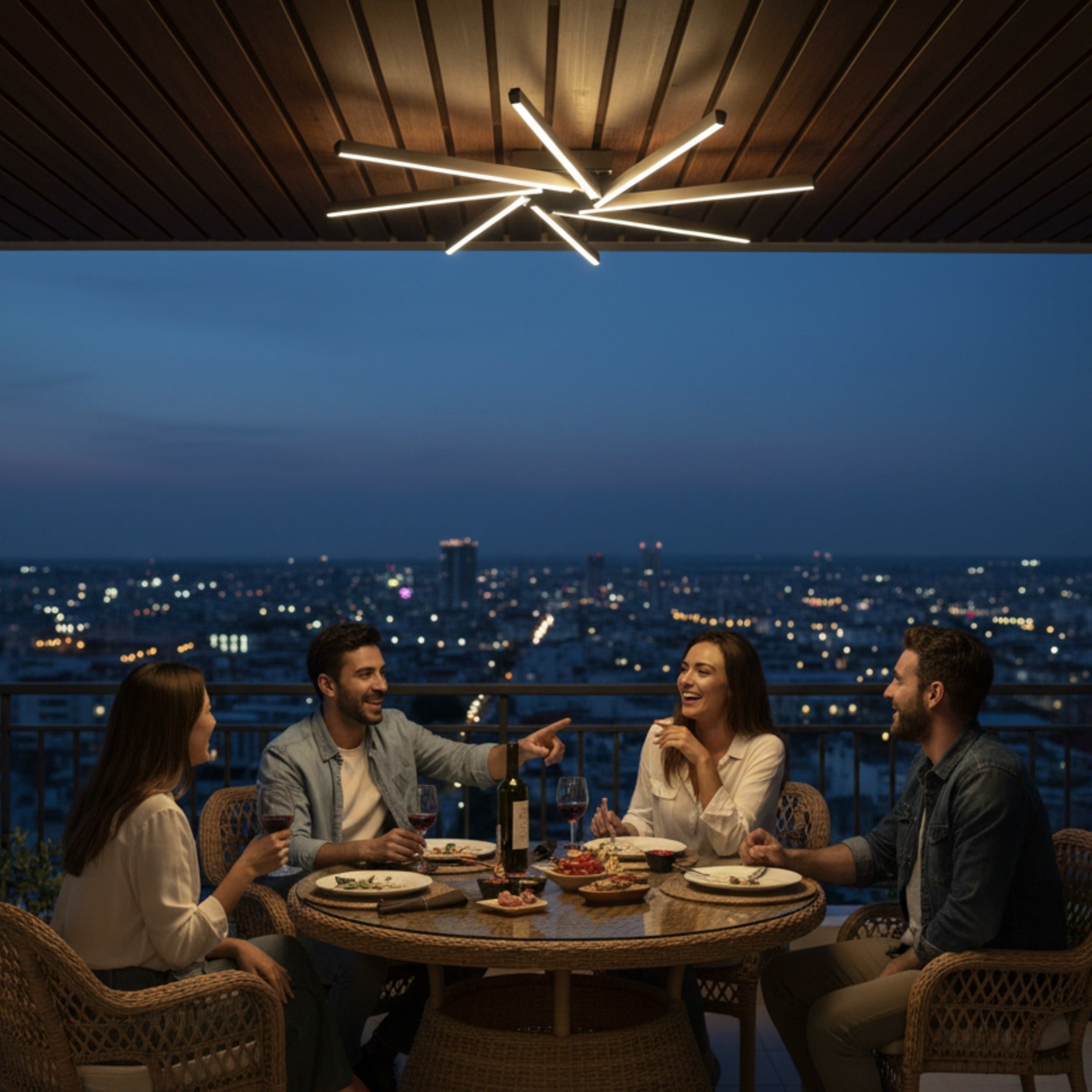 Şehir manzaralı terasta arkadaş toplantısına eşlik eden kumandalı dim edilebilir Zenit avize.