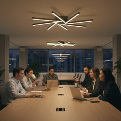 Zenit modern led tavan lambasının geniş toplantı masası üzerinde sunduğu profesyonel aydınlatma.